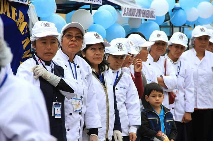 Formalizan a 73 vendedores ambulantes de comida en Trujillo