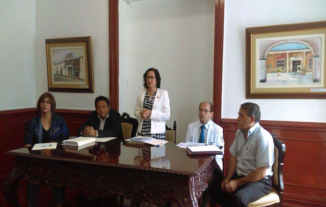 Alerta por desabastecimiento de leche para bebés con VIH