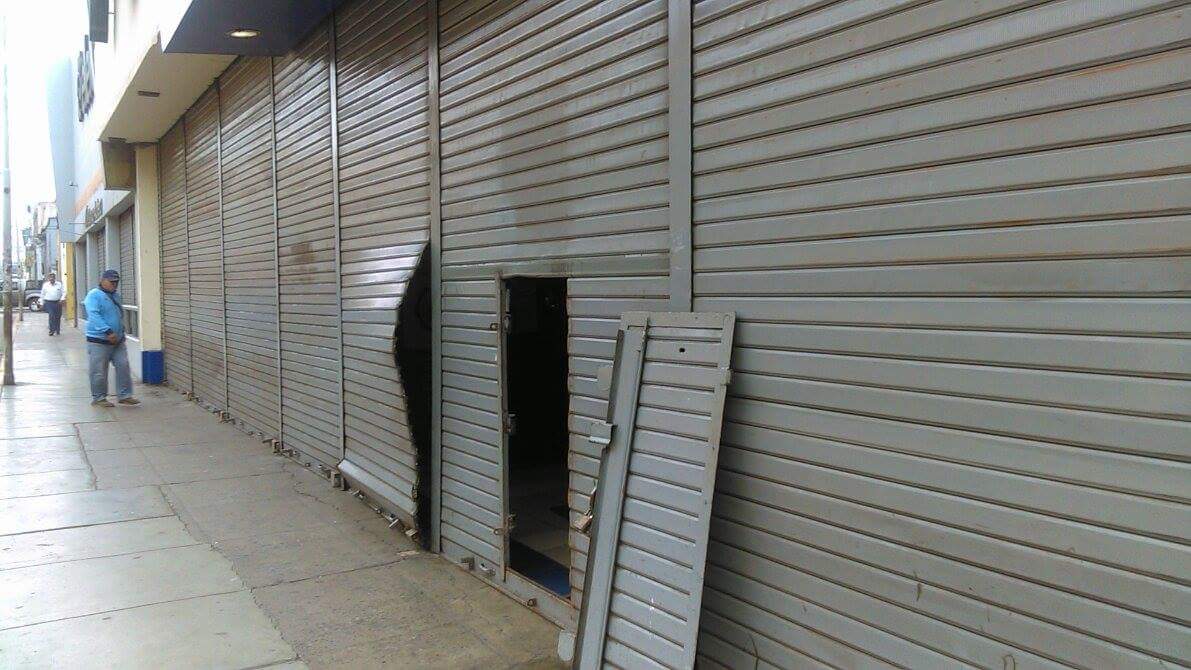 Delincuentes se llevan 160 000 dólares de tienda de electrodomésticos 