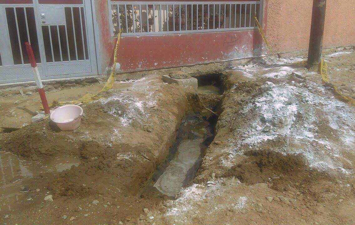Trujillo : colapso de tuberías ponen en riesgo obras de asfaltado