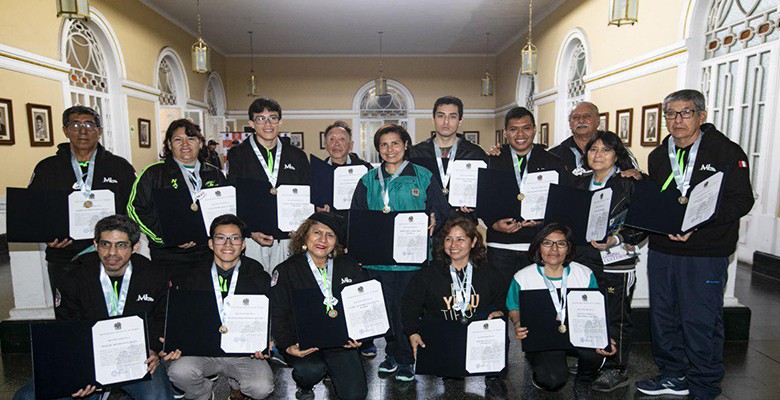 Dan reconocimiento a selección Master de Natación de Trujillo