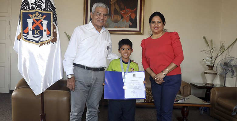 Alcalde reconoció a niño trujillano que participará en Sudamericano de Ajedrez