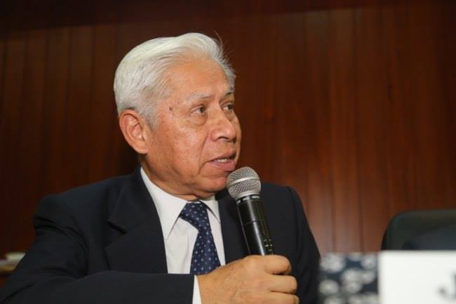 Sindicato critica al rector de la UNT por pedir que retiren reloj biométrico