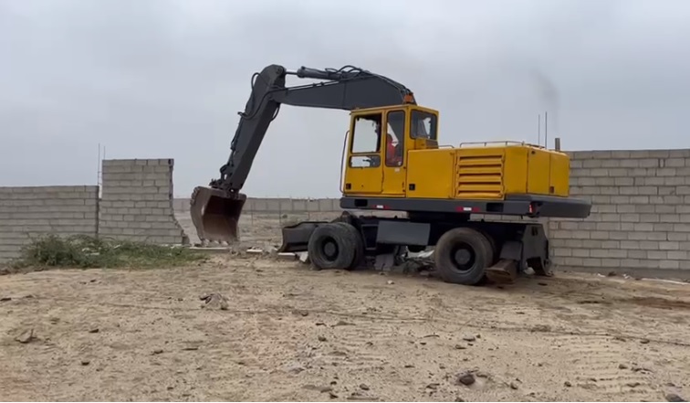 La Libertad:  recuperan terrenos invadidos para continuar con proyecto Quebrada El León