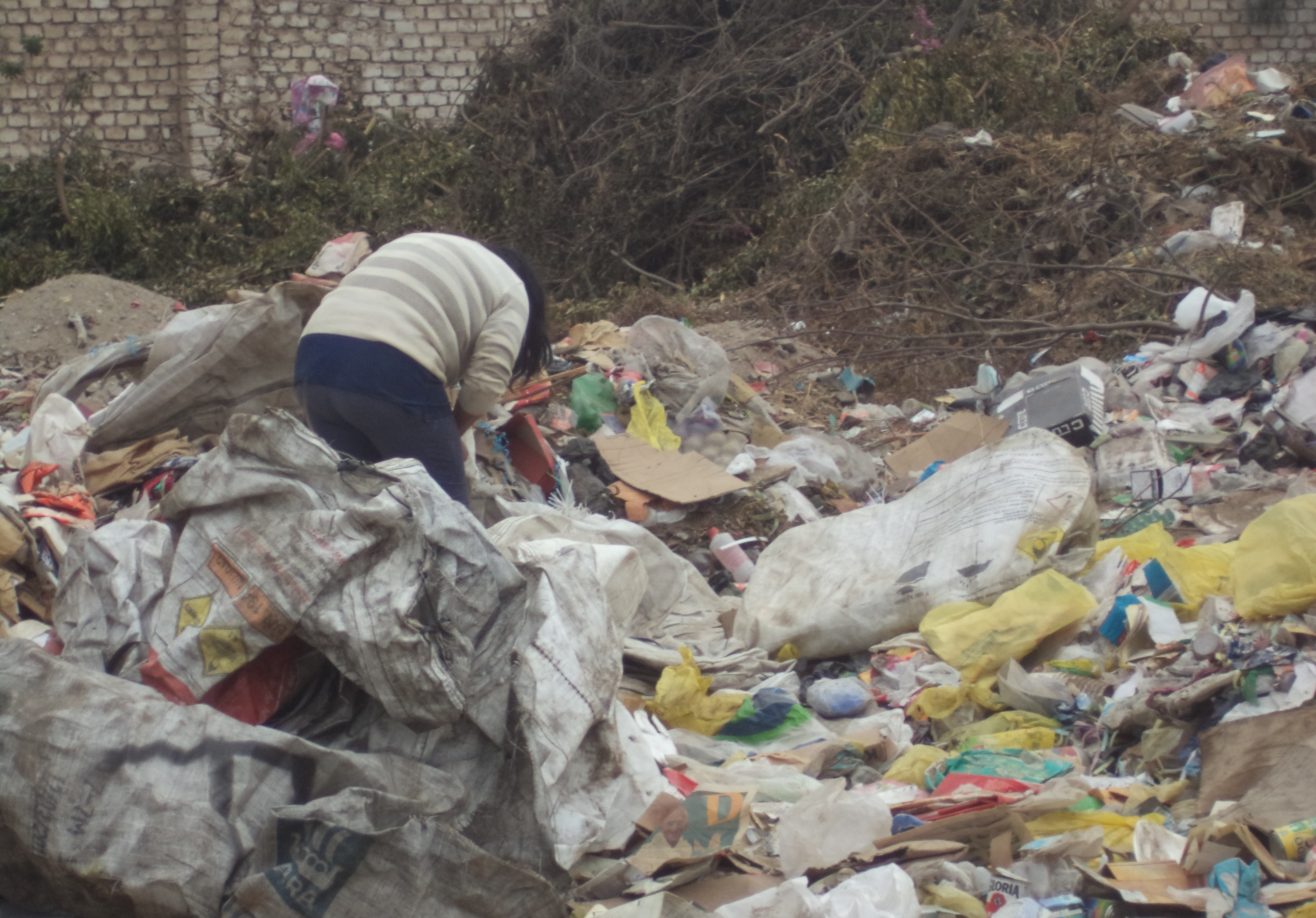Trabajadores del Segat no retiran basura del "Rellenito de Trujillo"