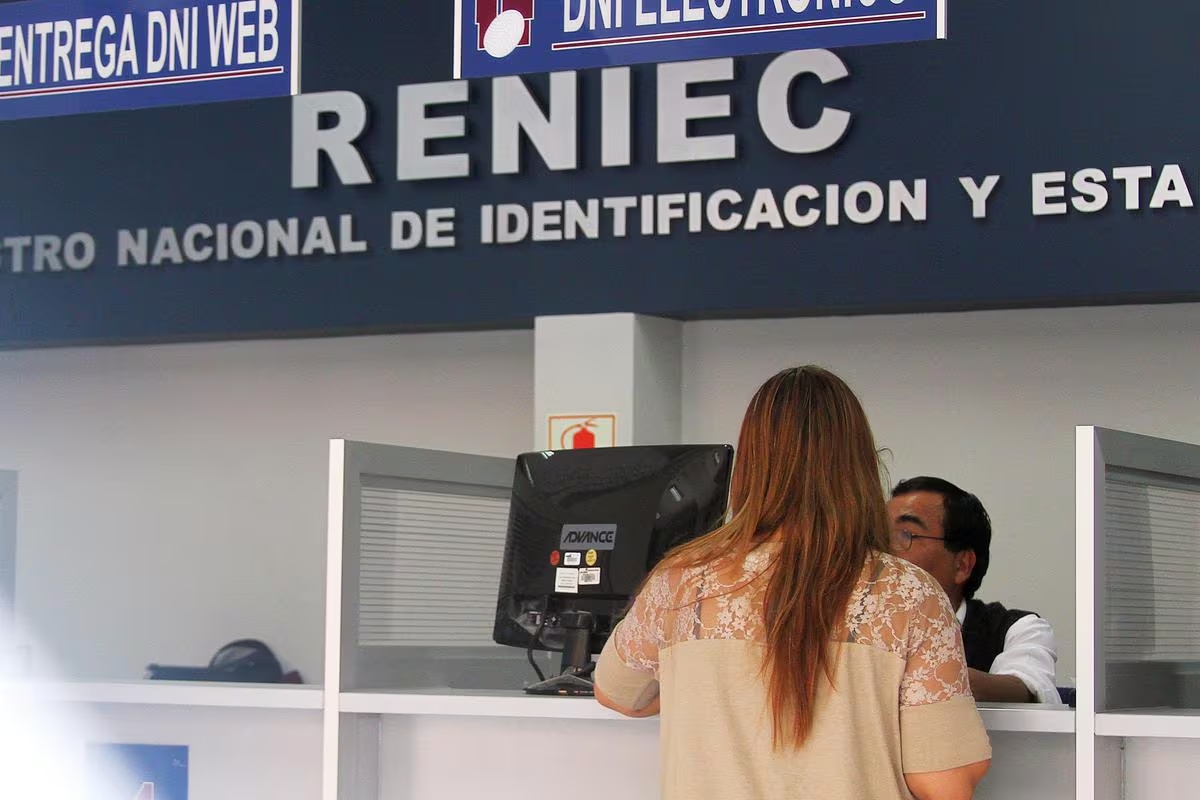 Reniec pide a actualizar datos antes del cierre del padrón electoral