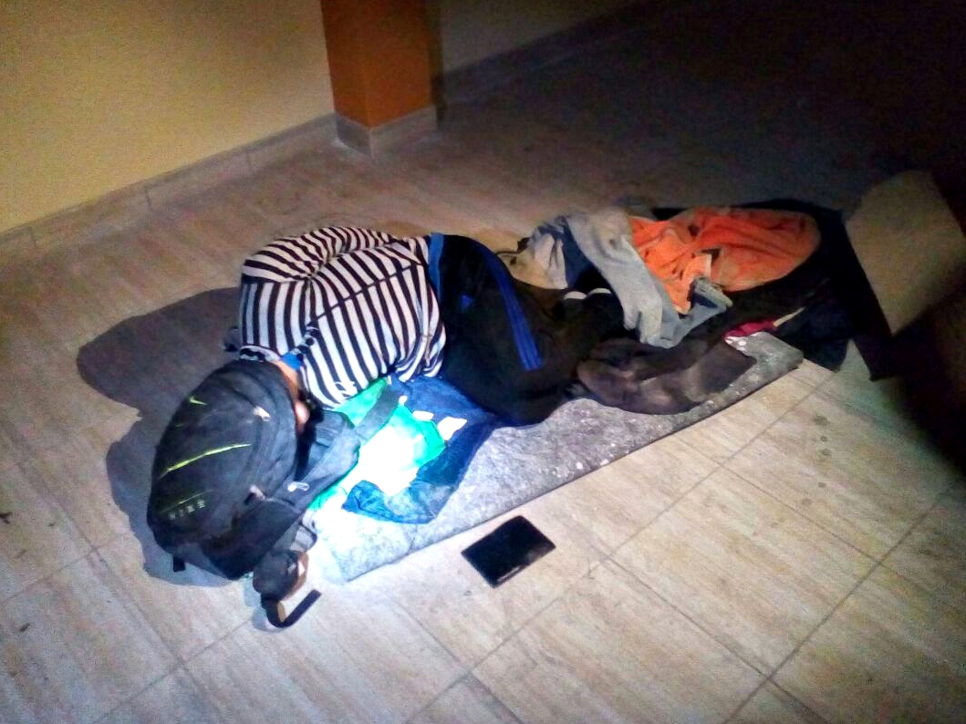 Trujillo: Delincuentes amordazan a vigilante de grifo