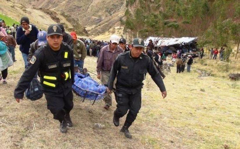 Chofer muere al caer a un abismo en Pataz