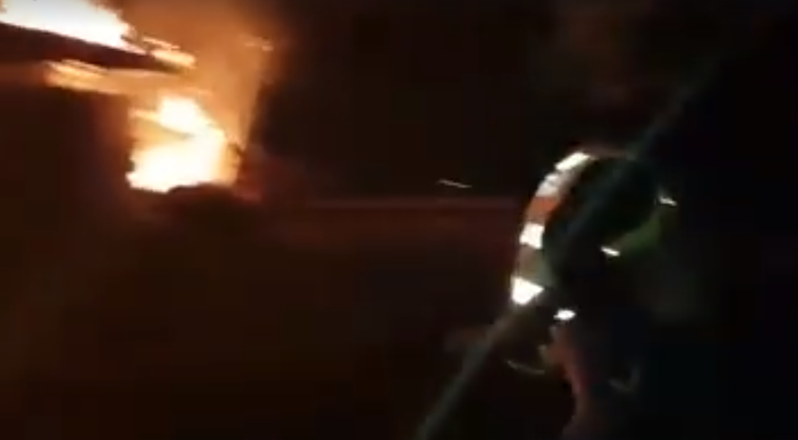 Policías rescatan a niños de incendio en Otuzco