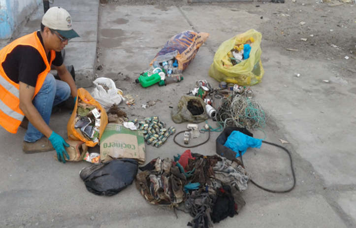 Diez 10 toneladas de residuos sólidos de la pesca artesanal se extrajeron del litoral de Salaverry