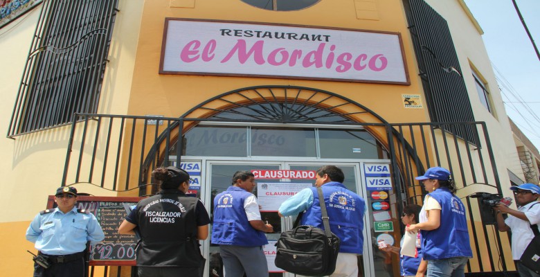 Municipalidad de Trujillo cerró restaurante de congresista Rosa Núñez