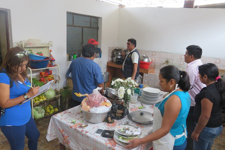 Cierran 20 locales por insalubres en Trujillo 