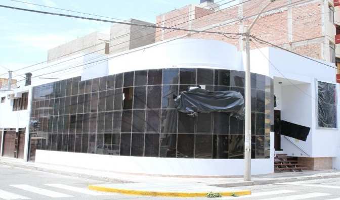  Cierran de forma definitiva restobar Athos y le aplican multa de S/. 11,400