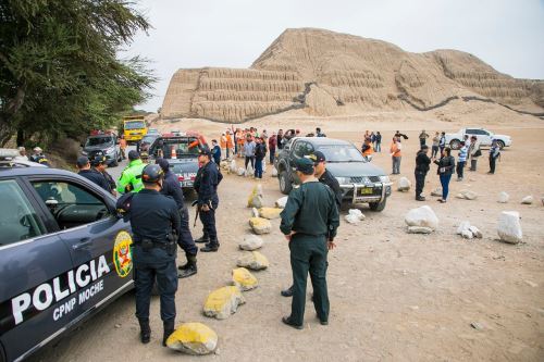 Trujillo: retiran piedras que dividían a las huacas del Sol y la Luna