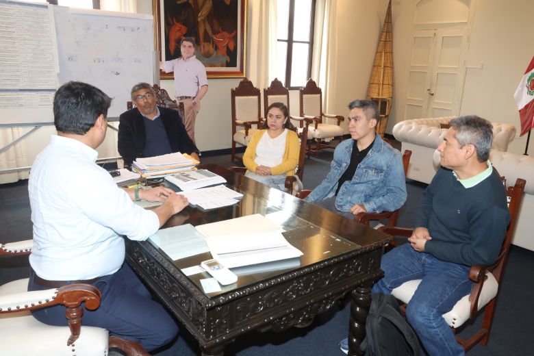 Propietarios de comercios cercanos al Real Plaza se reunieron con alcalde ante posible reapertura