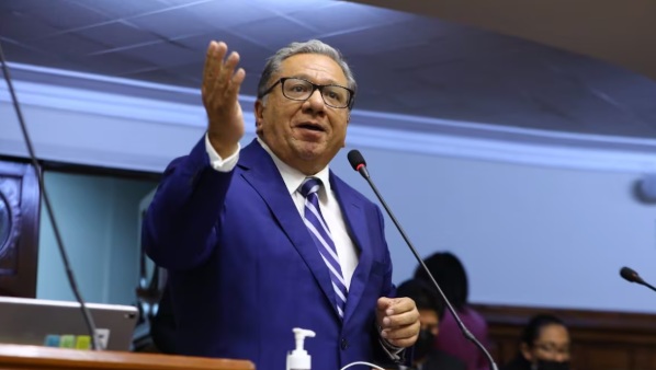 Congresista Anderson denuncia que en el Parlamento habrían 4500 “trabajadores fantasmas”