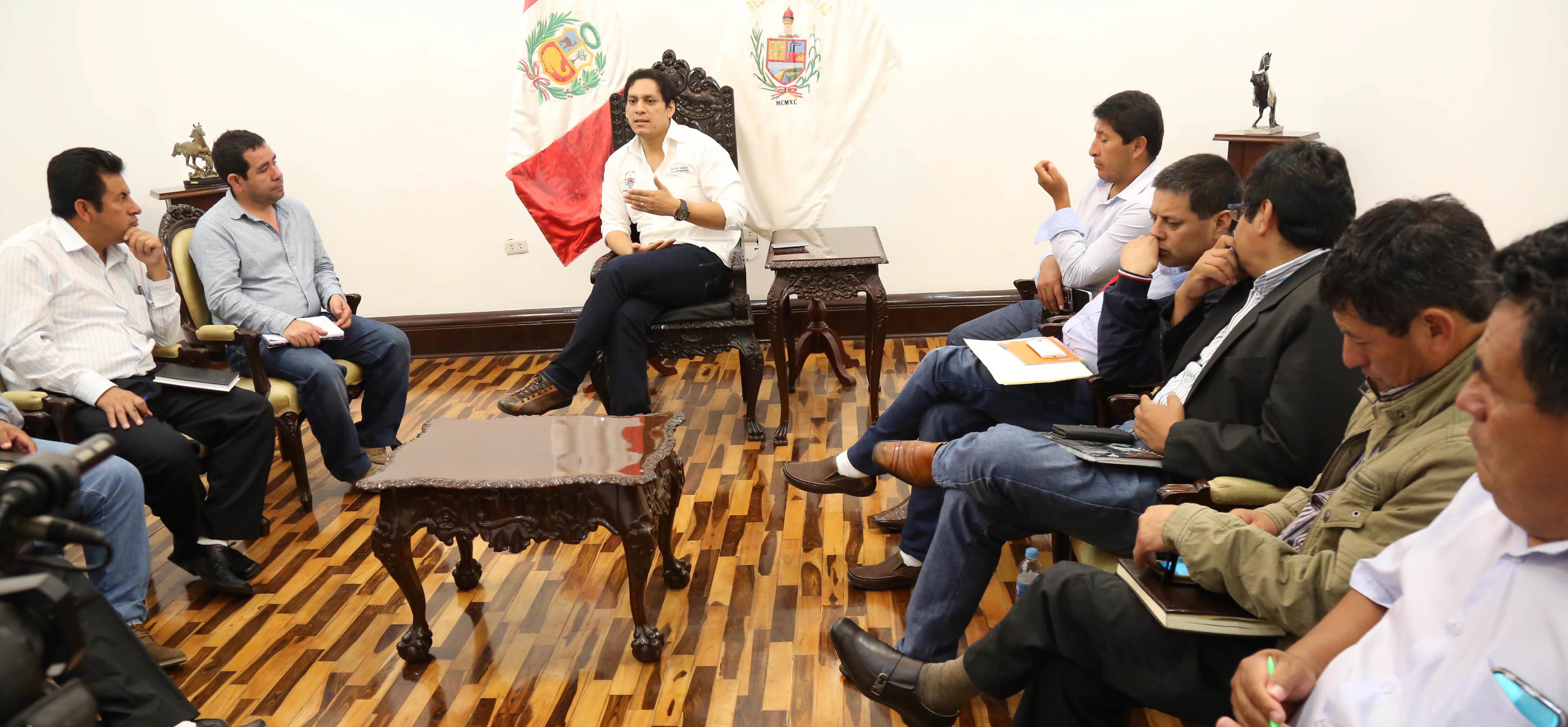 La Libertad: gobernador regional se reunió con alcaldes de la provincia de Pataz