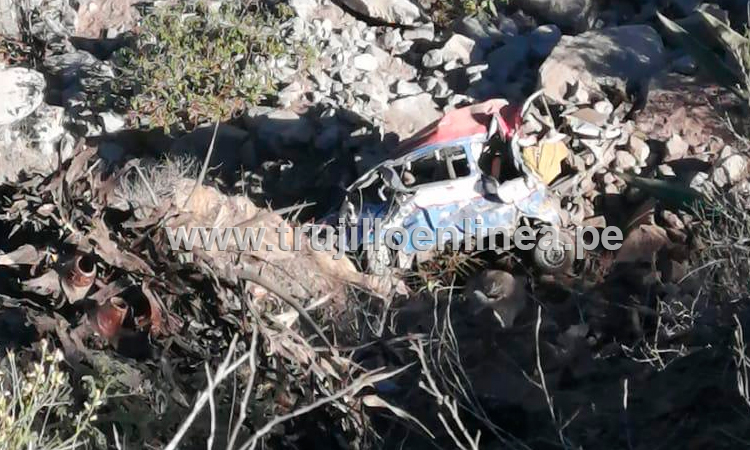 Once personas murieron cuando combi cayó a abismo camino a Virú