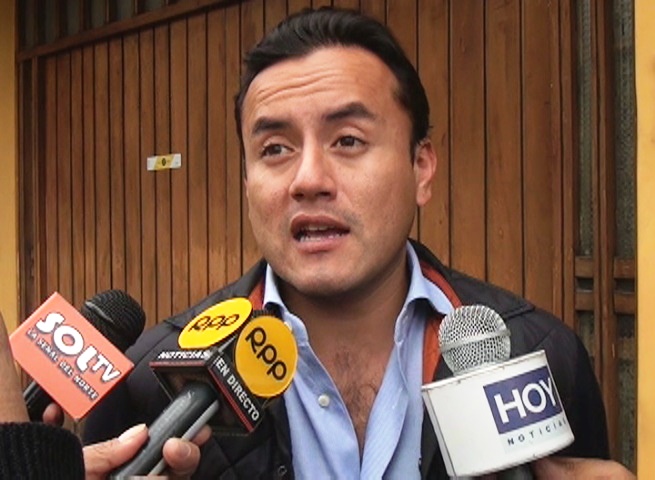 Richard Acuña: “Se acabaron las vacaciones a PPK”