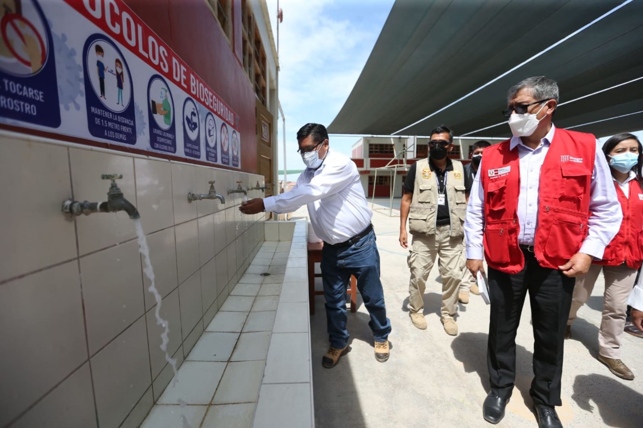 Minedu: "docentes tienen la obligación moral de vacunarse antes de retornar a clases"