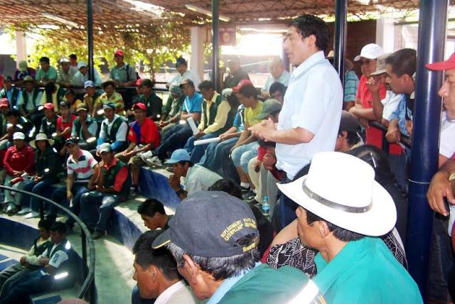 Santiaguinos se movilizan en Trujillo exigiendo obras para su provincia