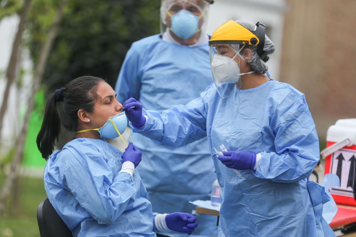 COVID 19: Aumento de contagios podría provocar una quinta ola y el regreso del uso de mascarillas. 
