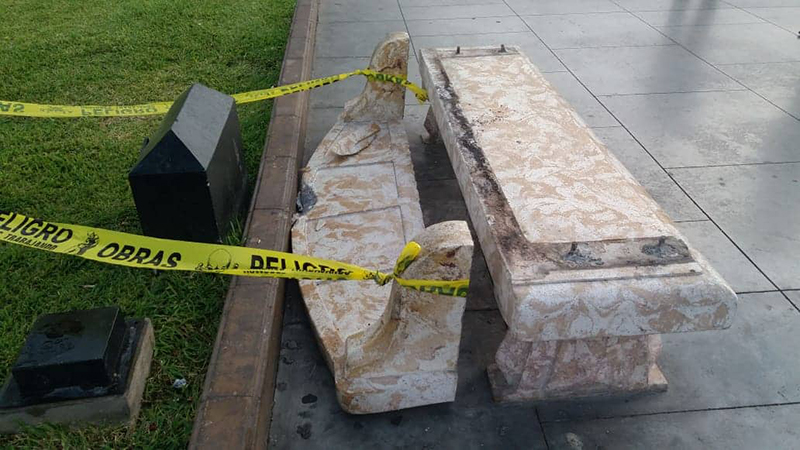 Respaldar en banca de plaza de armas se desploma en centro histórico de Trujillo