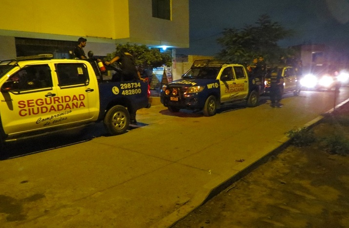 Policía ebrio hizo disparos con su arma desde el interior de una vivienda