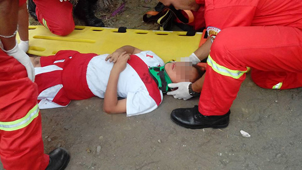 Trujillo: auto Tico atropella a menor en urbanización Santa Rosa