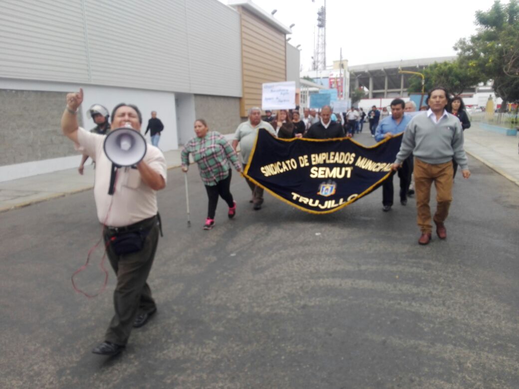 Empleados municipales de Trujillo anuncian huelga