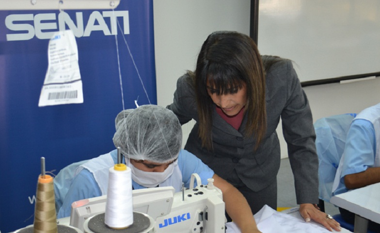 Acuña Peralta propone que se abran sedes del Senati en capitales de las regiones