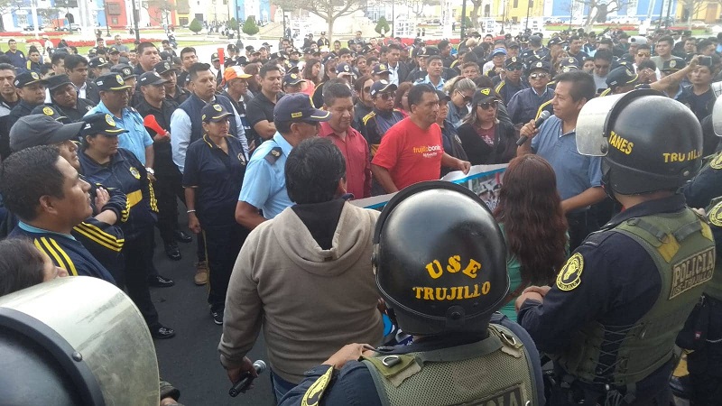 Serenos levantan paro y comuna de Trujillo les promete bono de S/ 100