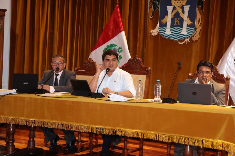 Trujillo: Concejo municipal aprobó transferencia definitiva de una compactadora a la comuna de Víctor Larco