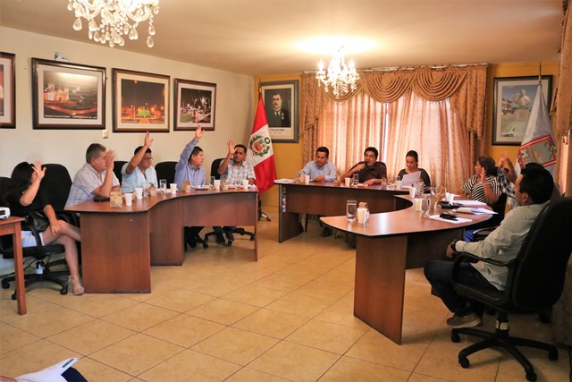 Víctor Larco: Pleno del Concejo Municipal autorizó a alcalde a solicitar crédito bancario 