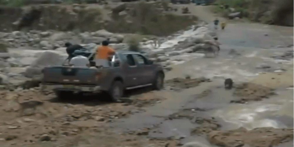 Más de 10 000 pobladores aislados por colapso de badén en Simbal