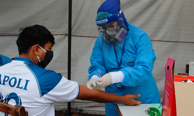 Trujillo: vendedores de mercado estacionario en Mansiche esperan resultados de pruebas de covid-19
