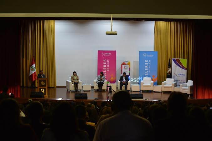Más de dos mil educadores participaron en congreso de acreditación del Sineace