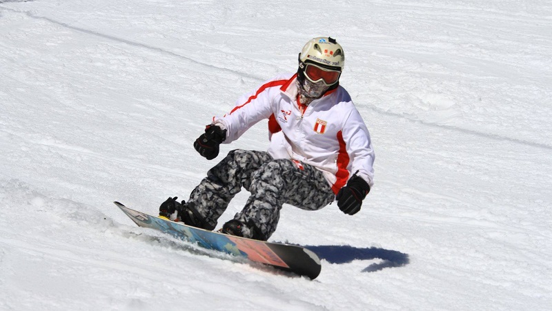 Peruano Víctor Chávez estará en el Mundial de Snowboard de Zhangjiakou 2021