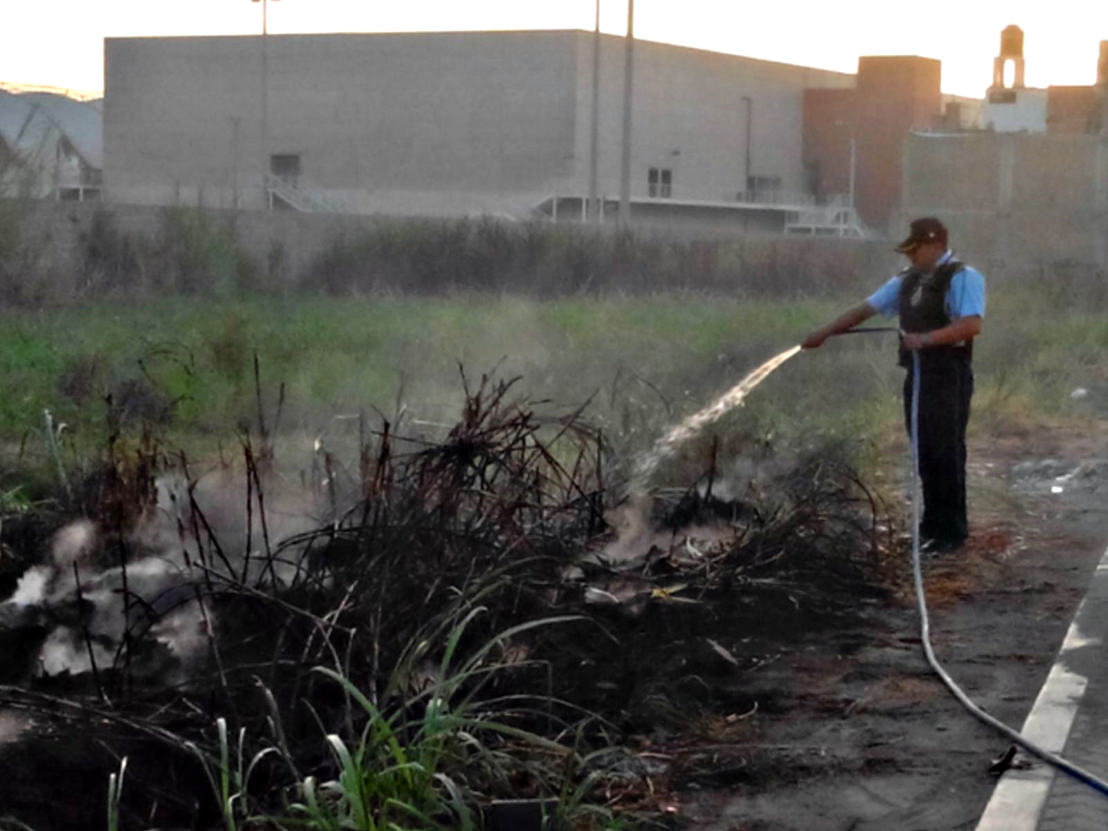 Seguridad Ciudadana controla incendio cerca al colegio Talentos