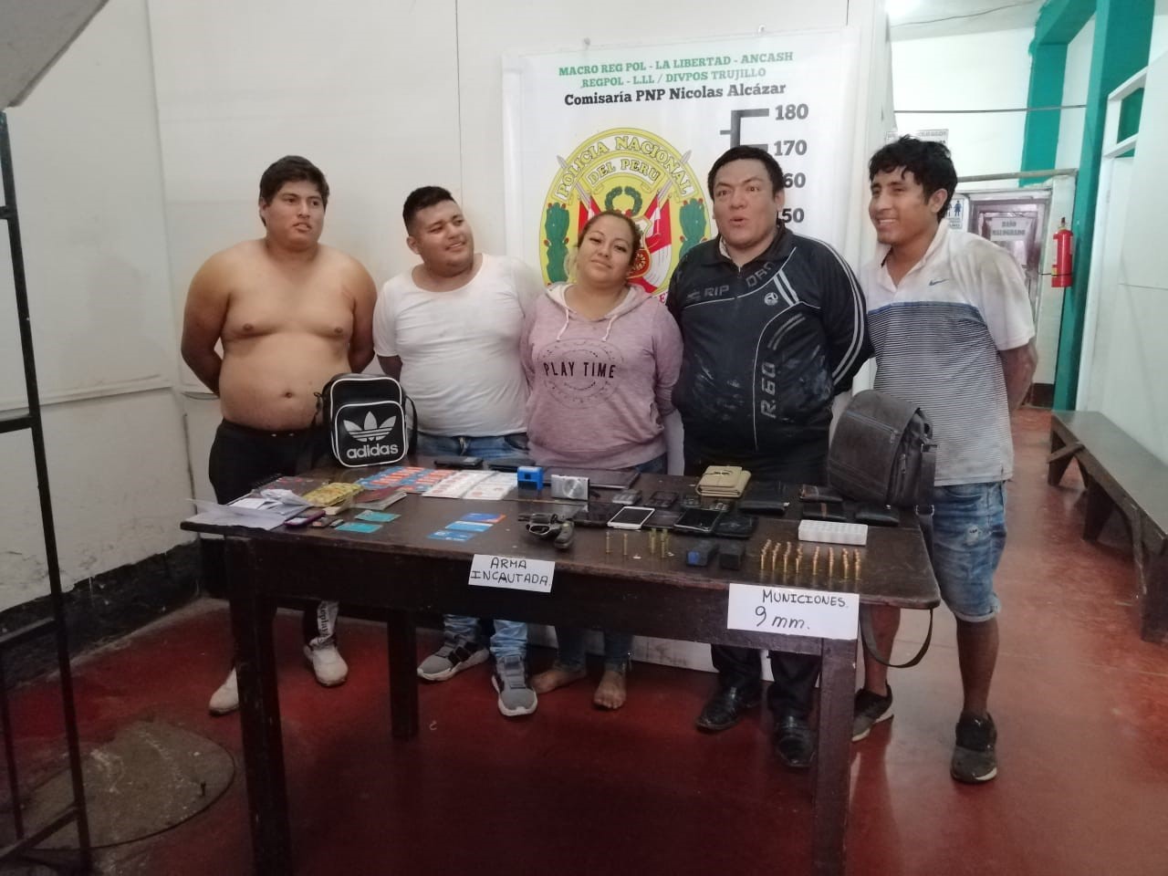 Capturan a la tía del "Gringasho" junto a sujetos armados en El Porvenir