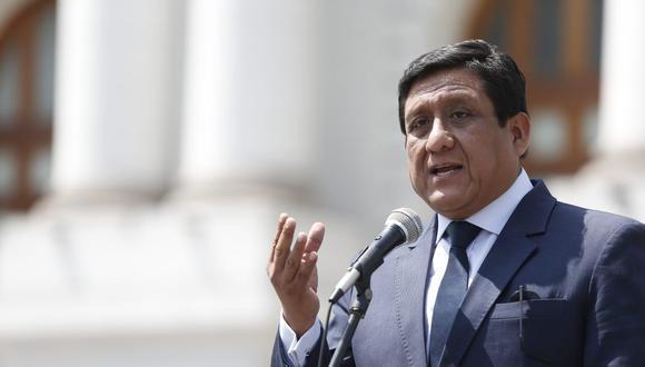 Congresista Ventura: “El presidente no debe salir para hacer el ridículo fuera del Perú”