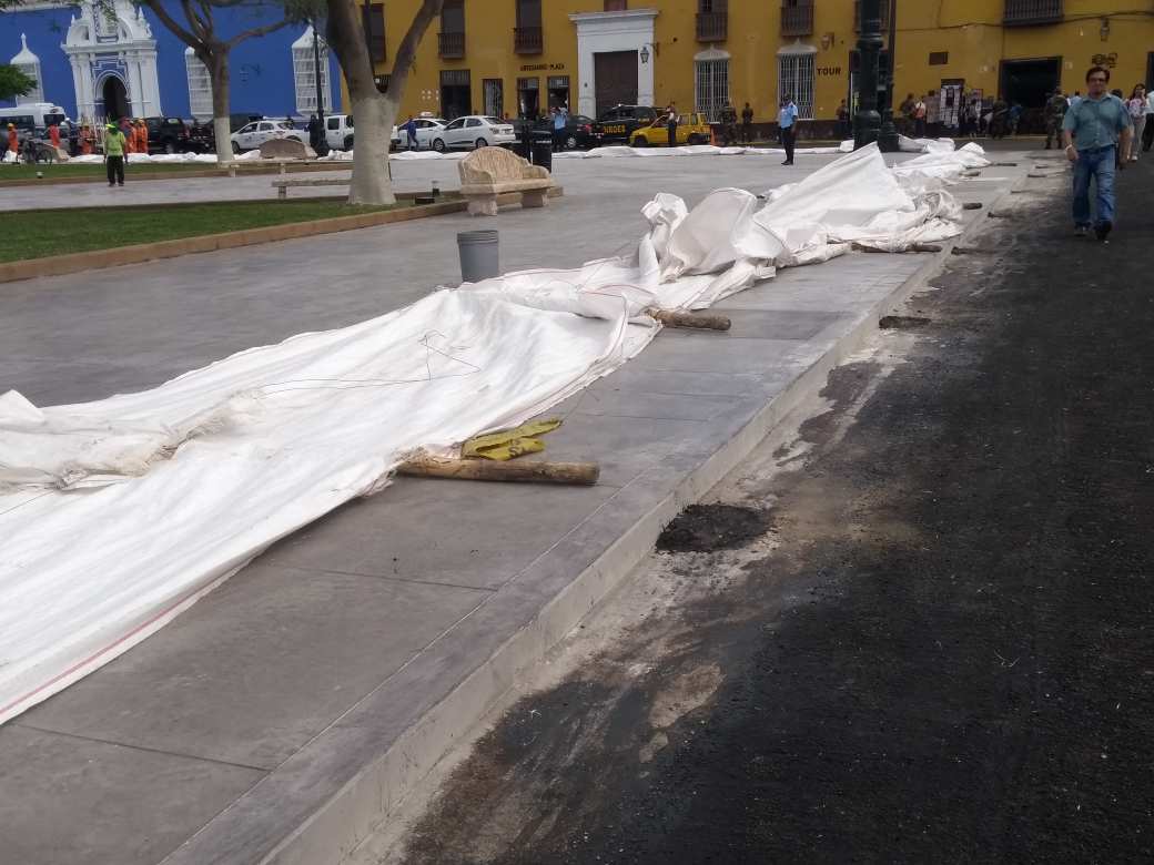 Retiran cerco que rodeaba Plaza de Armas de Trujillo durante remodelación