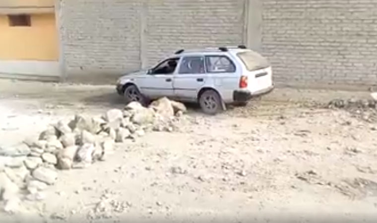 Vecinos de El Milagro bloquean calle para evitar ingreso de compactadoras al botadero