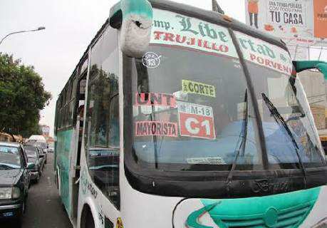 Gerente regional de Transportes critica alza de pasajes