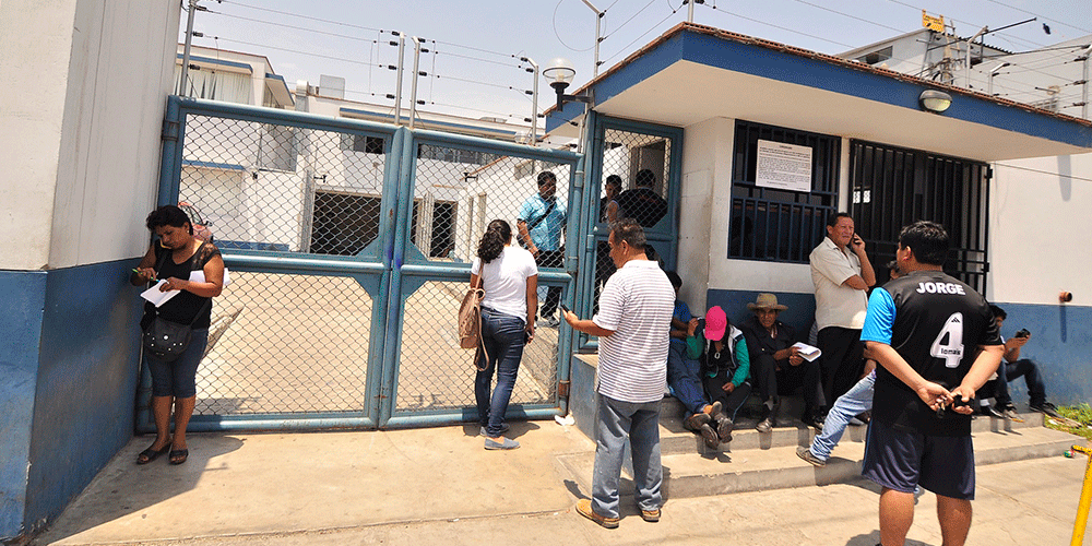 Moche: sujetos dan escarmiento a presunto ladrón, pero se les pasa la mano