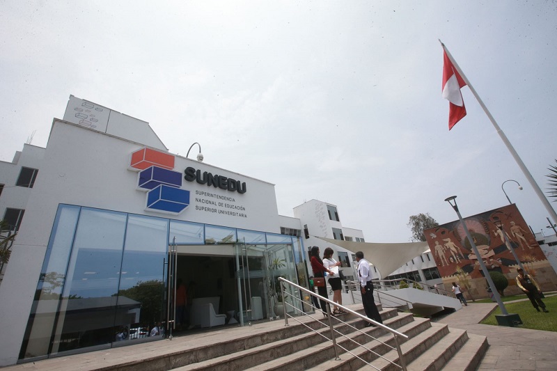 Solo universidades licenciadas podrán revalidar títulos otorgados en el extranjero