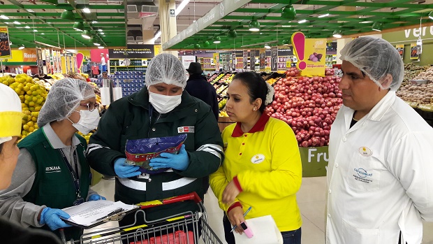 Senasa inspecciona venta de productos orgánicos en supermercados de La Libertad