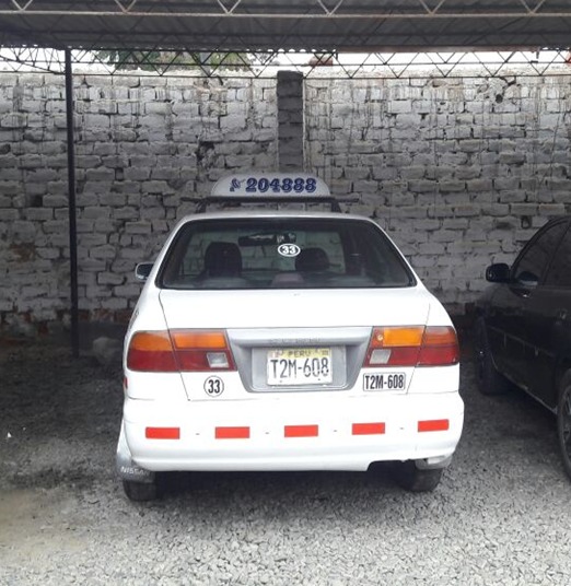 Taxi robado era escondido en pleno centro histórico de Trujillo