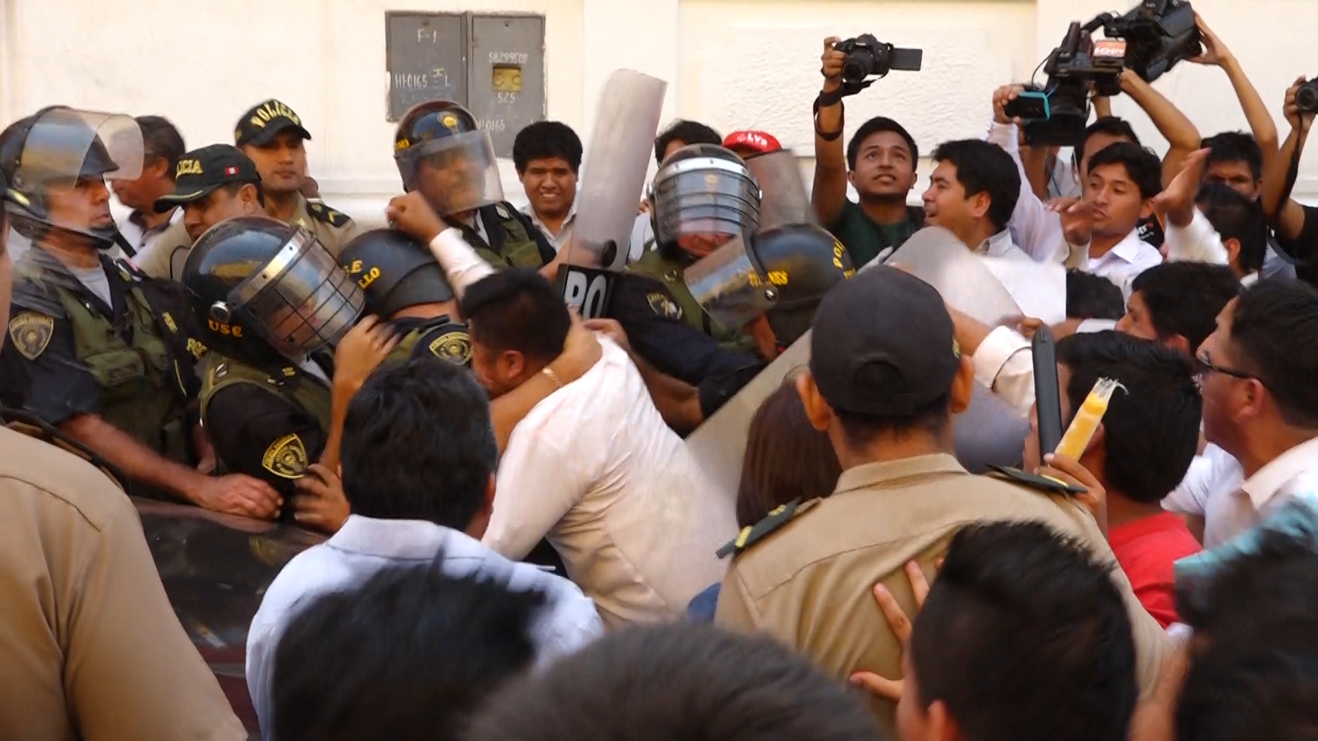 Suspenden paro de taxistas en Trujillo