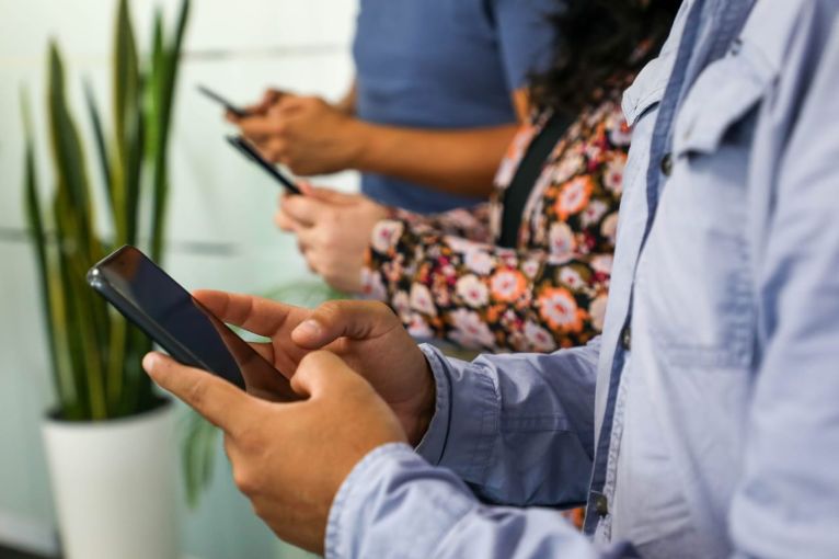 Más de 6.3 millones de líneas móviles cambiaron de empresa operadora en el 2024